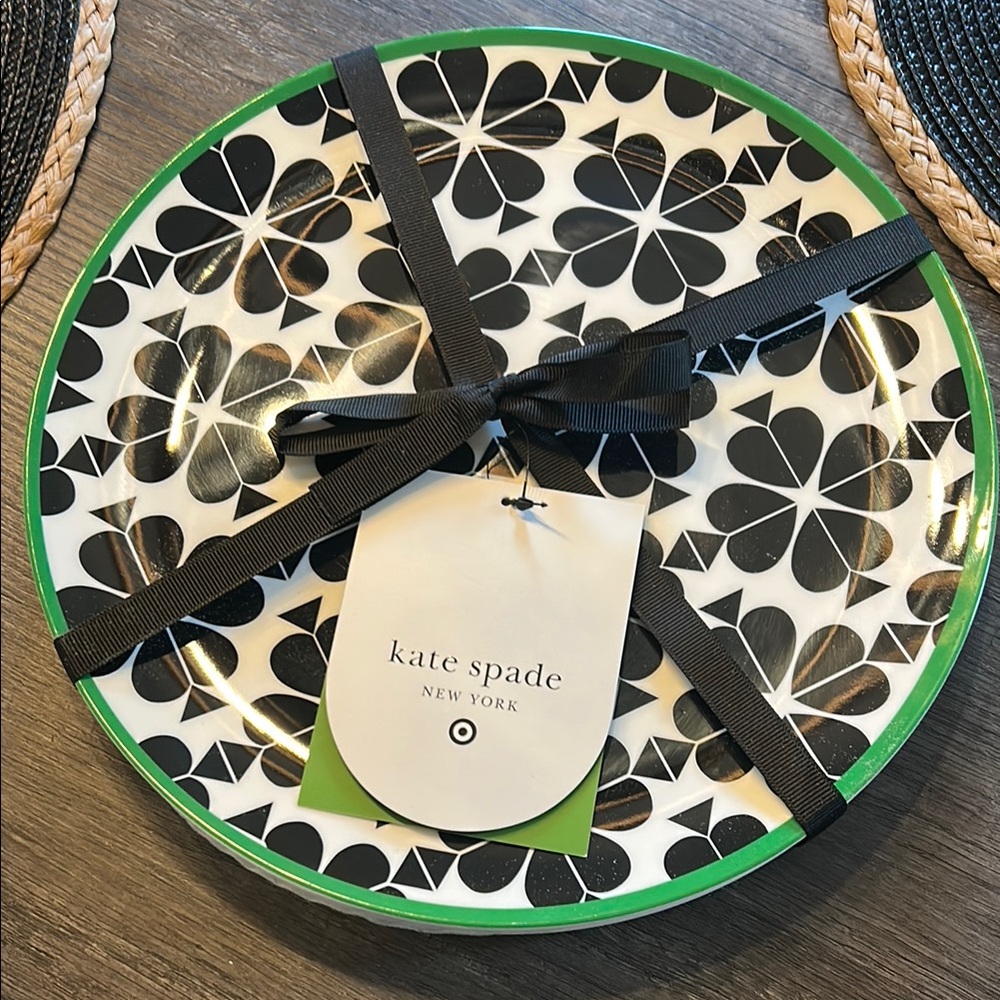 Black and White Geometric Dinner Plate Set